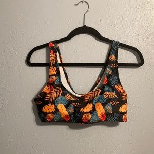 Bikini top, never worn, removable cups inside
